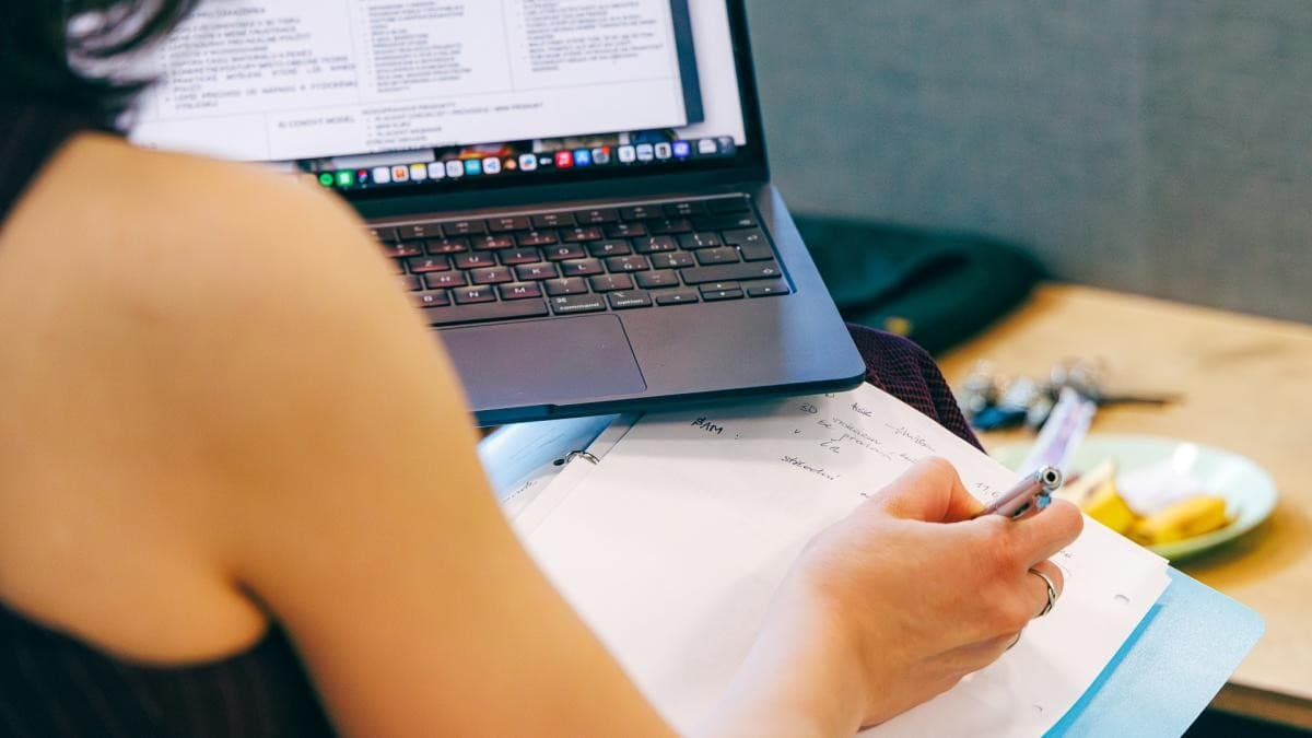 Get a new client from LinkedIn right now!